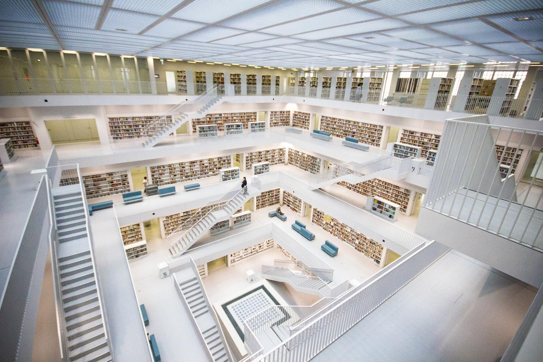 Library messages. Штутгартская библиотека. White библиотека. Оформление потолка книгами. Городская библиотека Штутгарта функциональные решения.